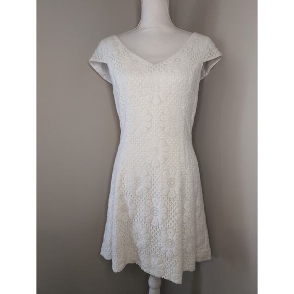 Lilly Pulitzer Mercer white daisy romantic lace pearl dress 8 - Picture 1 of 10